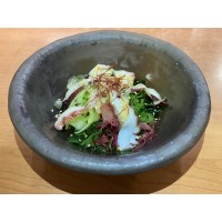 Sunomono: Pulpo, pepino y algas con vinagre de tosazu con miso dulce